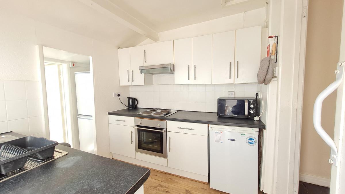 5 bedroom house for rent Brook Road, Bath, BA2 3RS UniHomes