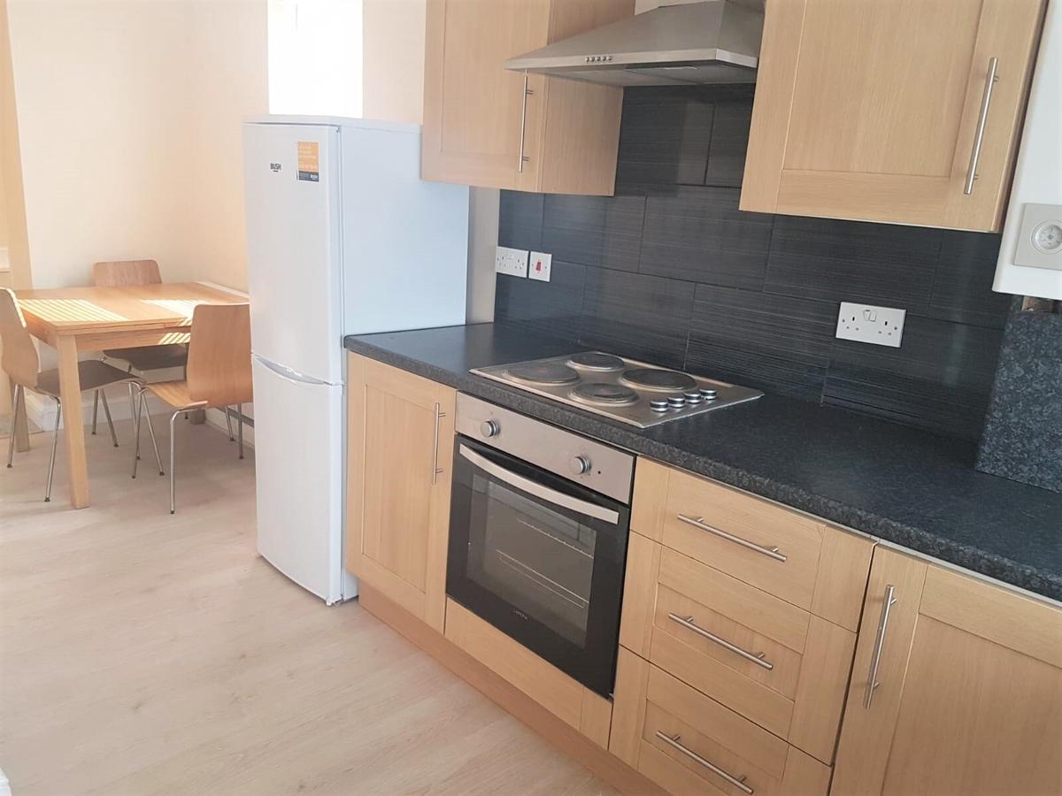 3 bedroom house for rent Meanwood Road, Leeds, LS6 4AY UniHomes