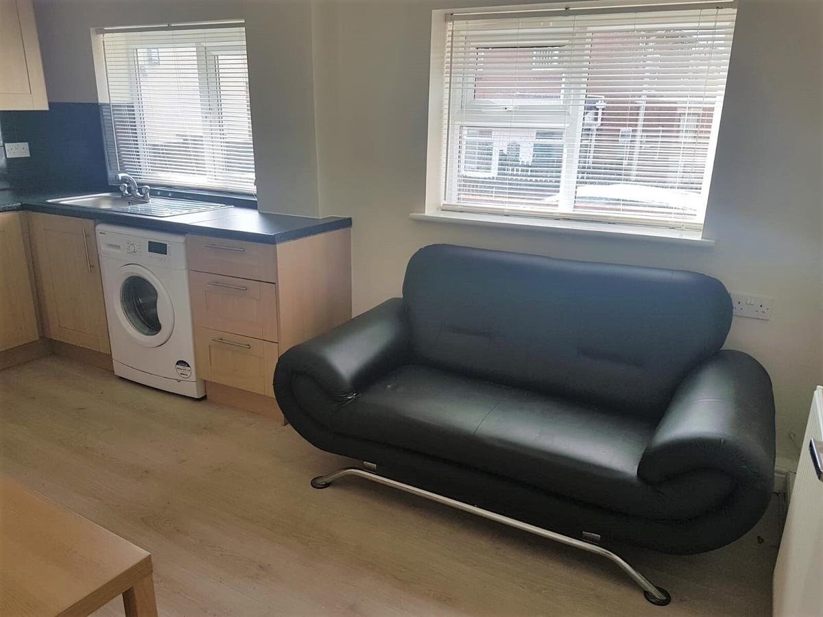 3 bedroom house for rent Meanwood Road, Leeds, LS6 4AY UniHomes