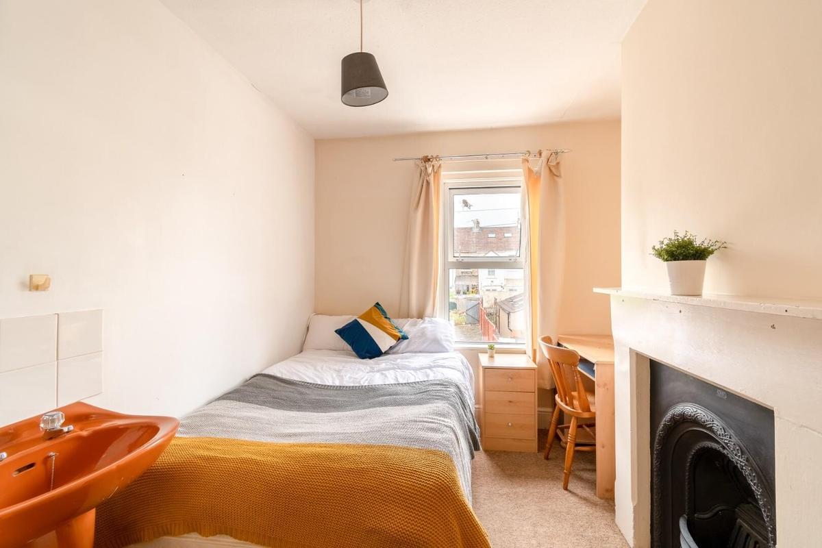 6 bedroom house for rent St. Peters Terrace, Bath, BA2 3BT UniHomes