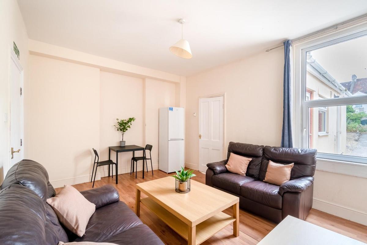 6 bedroom house for rent St. Peters Terrace, Bath, BA2 3BT UniHomes