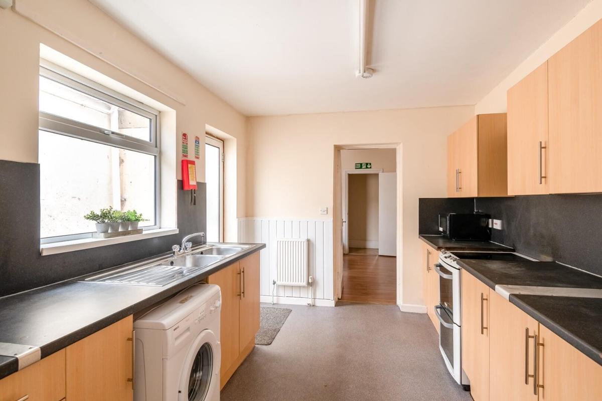 6 bedroom house for rent St. Peters Terrace, Bath, BA2 3BT UniHomes