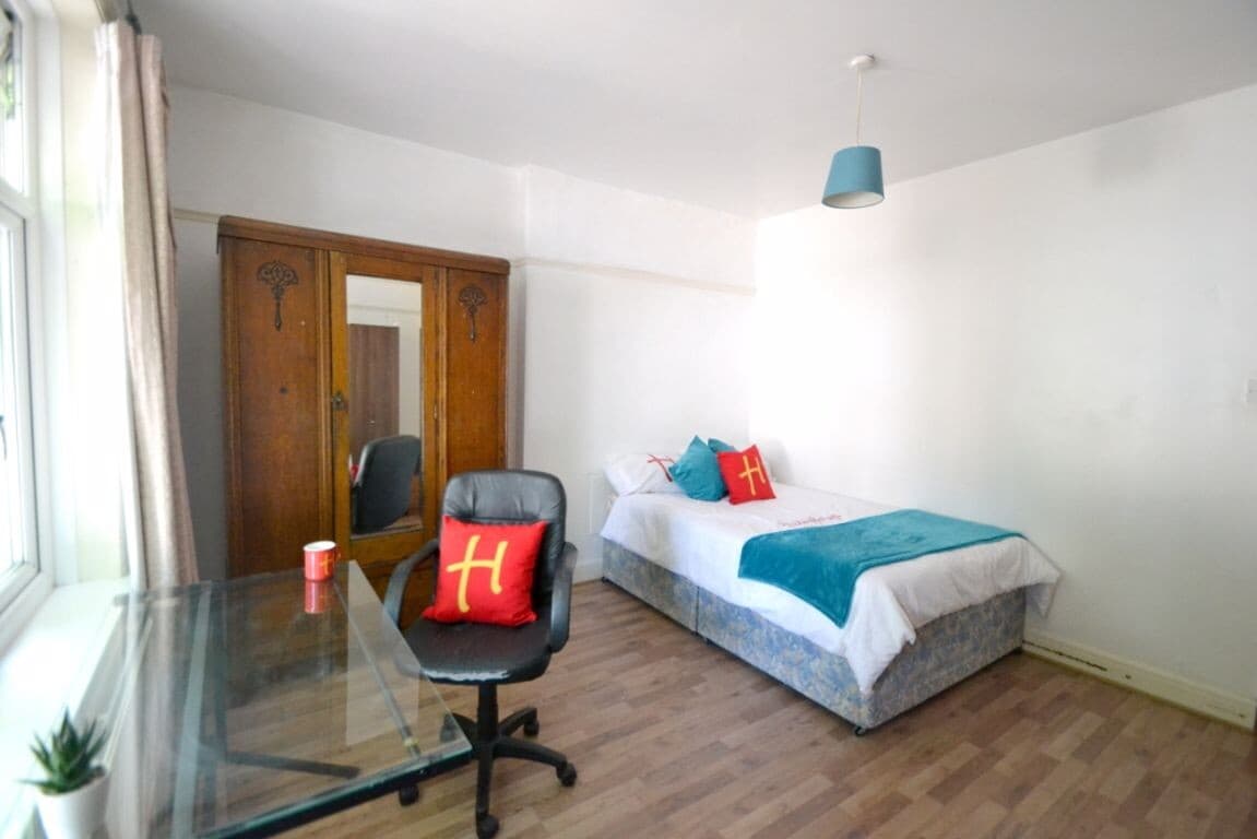 5 bedroom house for rent Rolleston Drive, Nottingham, NG7 1JT UniHomes
