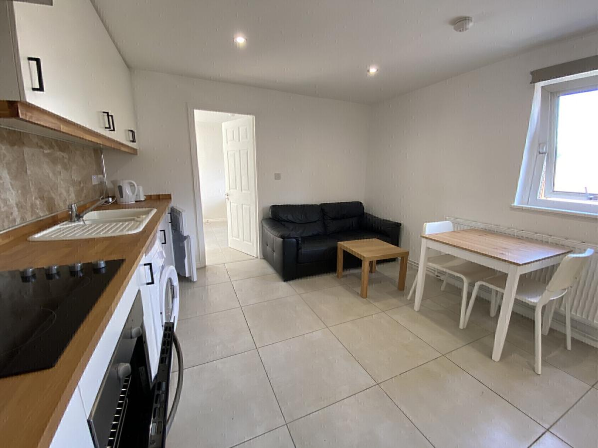 2 bedroom apartment for rent Holborn Street, Leeds, LS6 2QP UniHomes