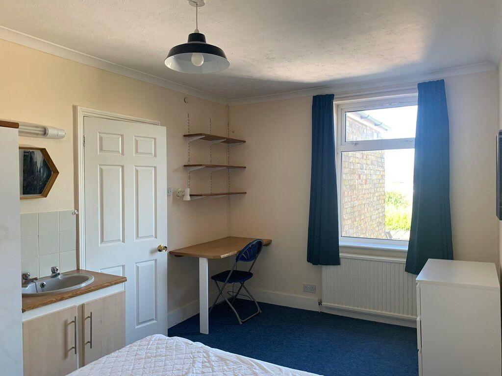 4 bedroom house for rent Guildford Road Canterbury, CT1 3QD UniHomes