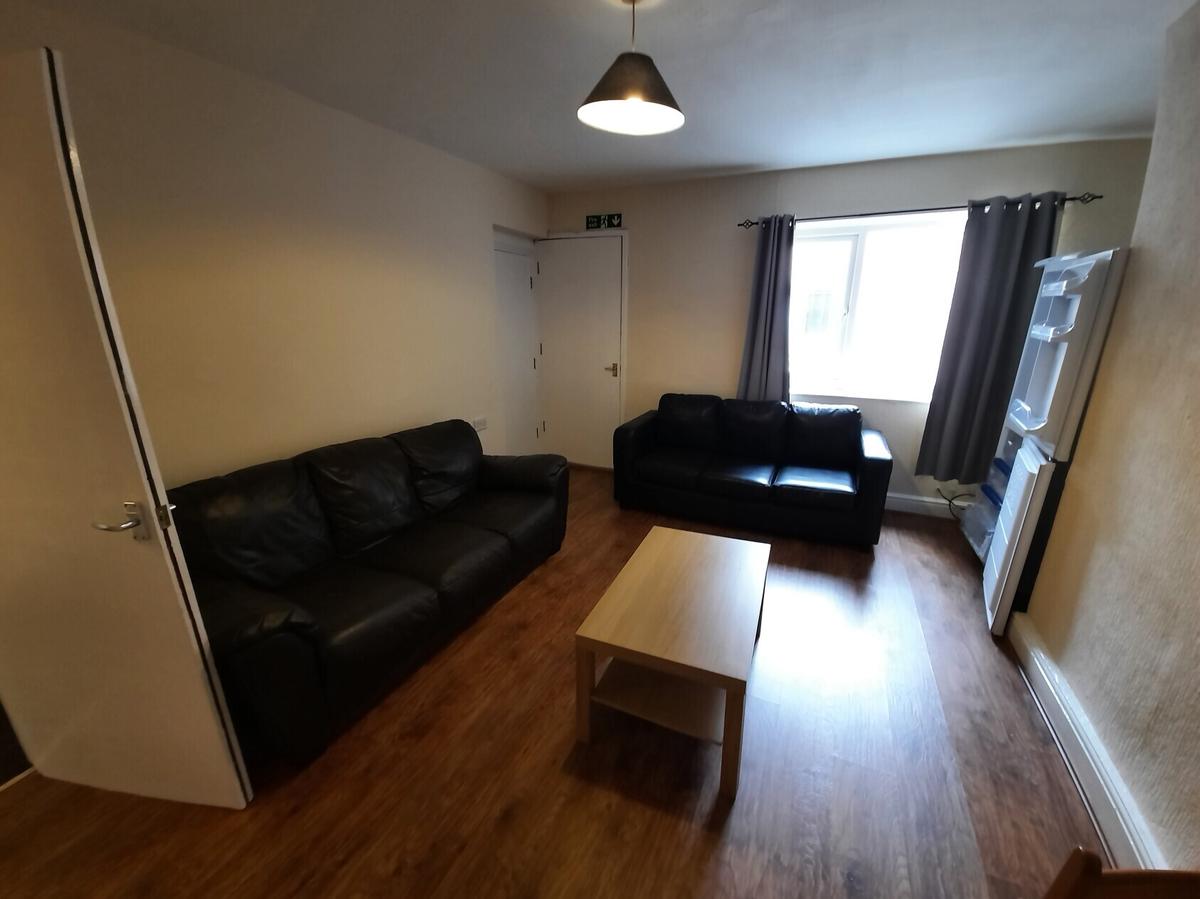 6 bedroom house for rent Helmsley Road, Newcastle, NE2 1RD UniHomes