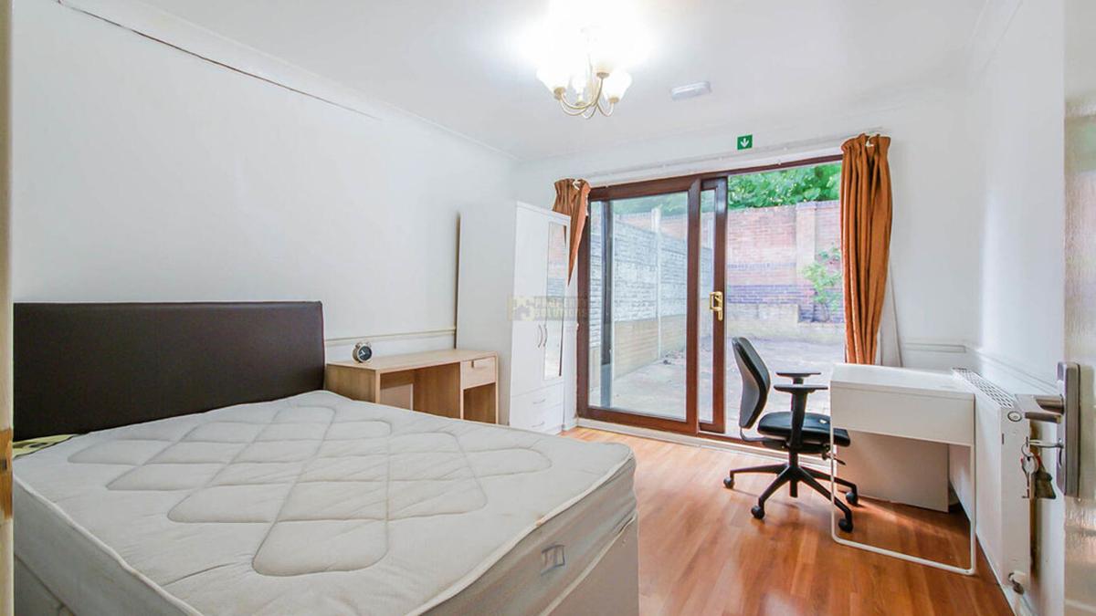 5 bedroom house for rent St Andrews Road Birmingham, B9 4NB UniHomes