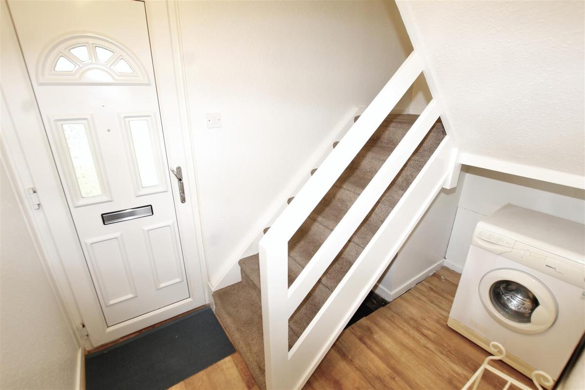 2 bedroom house for rent Lismore Close, Nottingham, NG7 3BW UniHomes