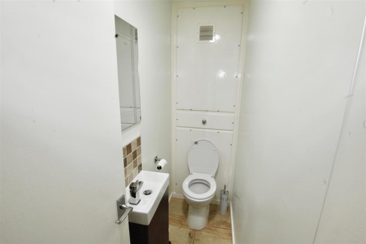 2 bedroom house for rent Lismore Close, Nottingham, NG7 3BW UniHomes