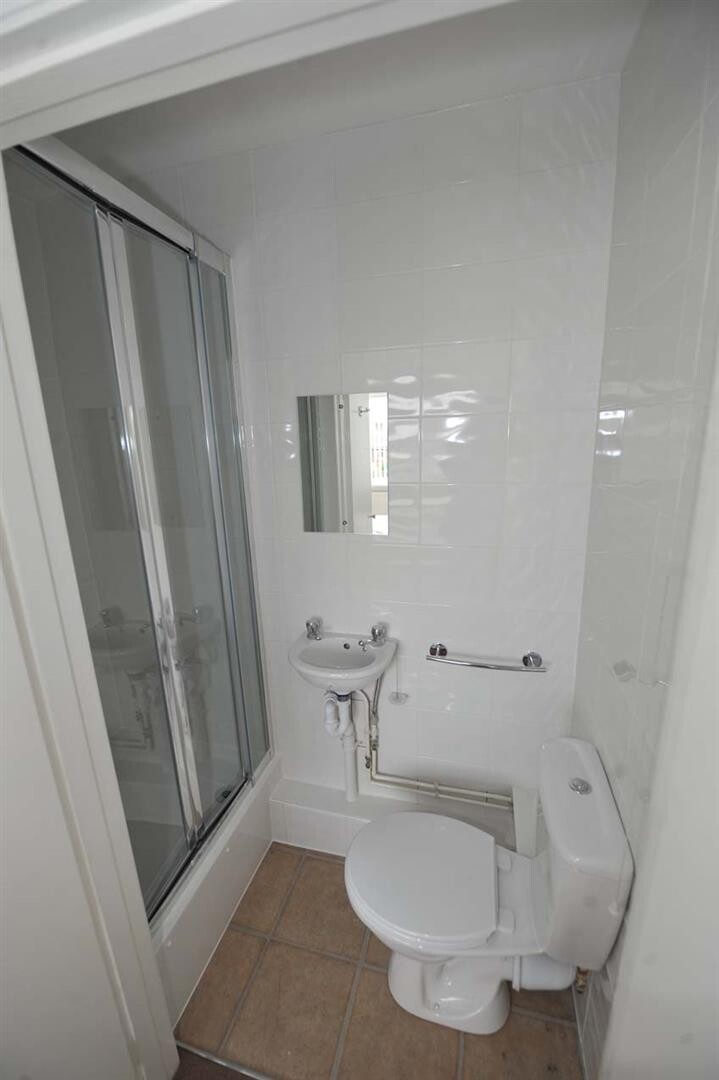 3 bedroom apartment for rent New Zealand Cottages, Canterbury, CT1 3PS