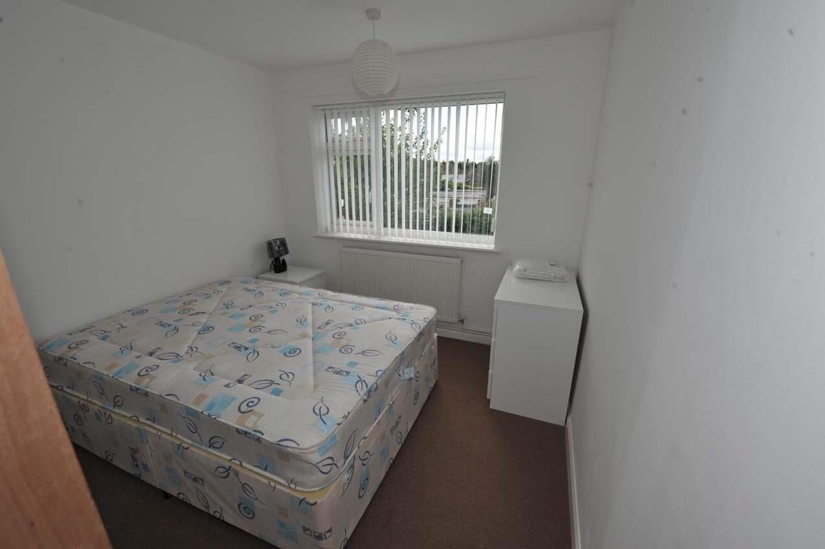 3 bedroom apartment for rent New Zealand Cottages, Canterbury, CT1 3PS