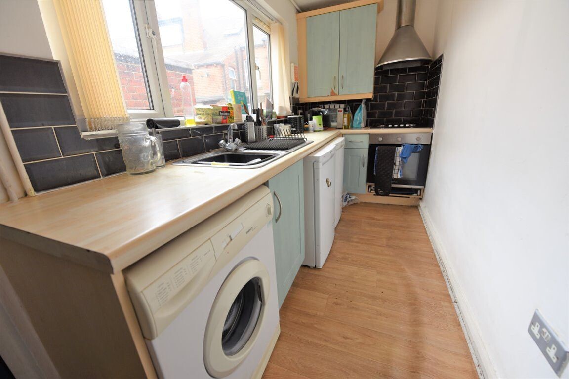 4 bedroom house for rent Carberry Place, Leeds, LS6 1QJ UniHomes