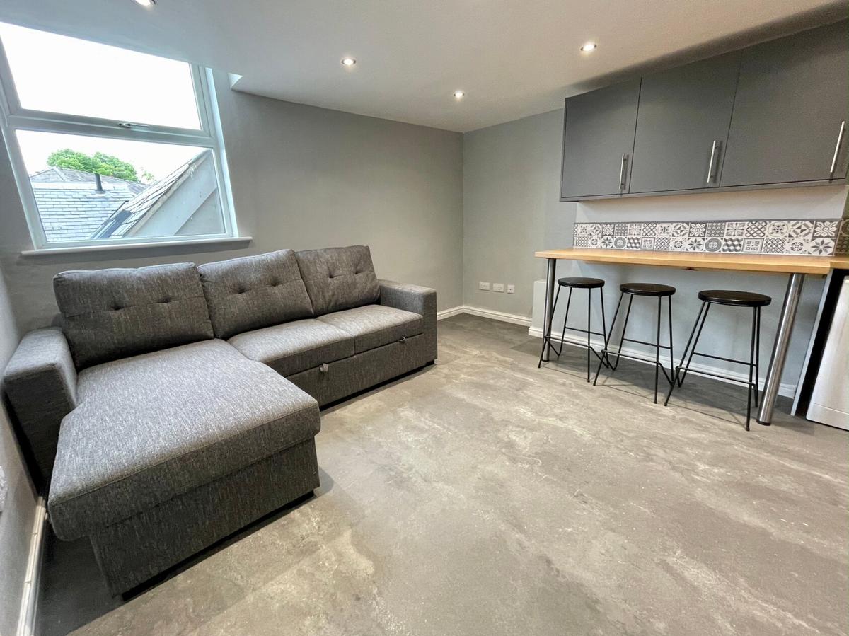 3 bedroom apartment for rent Glossop Road, Sheffield, S10 2QE UniHomes