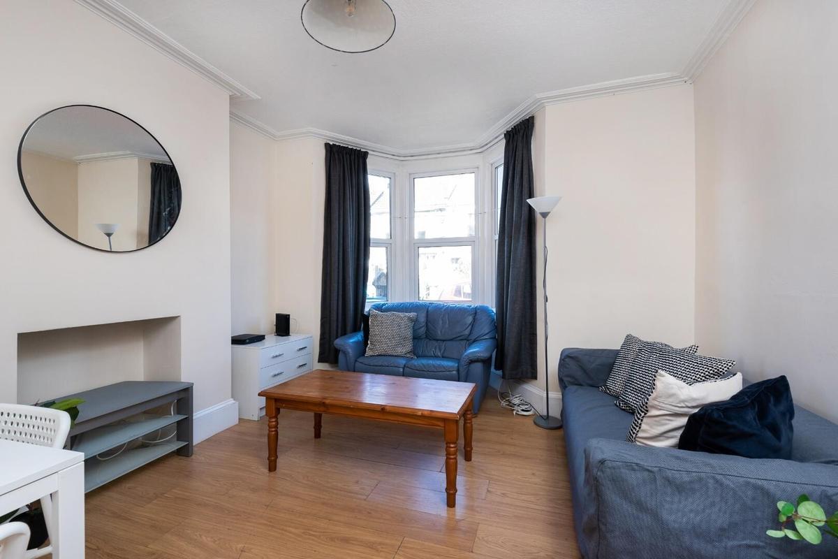 5 bedroom house for rent Stanley Road West, Bath, BA2 3HU UniHomes