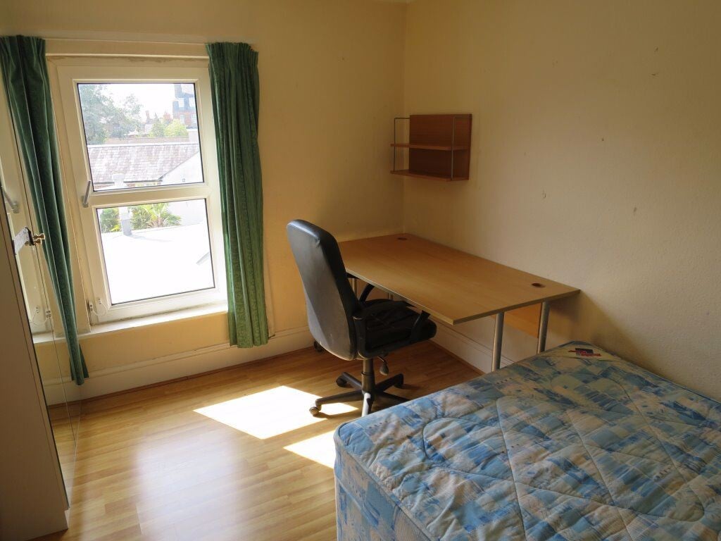 3 bedroom house for rent Cowley Road, Oxford, OX4 1JB UniHomes