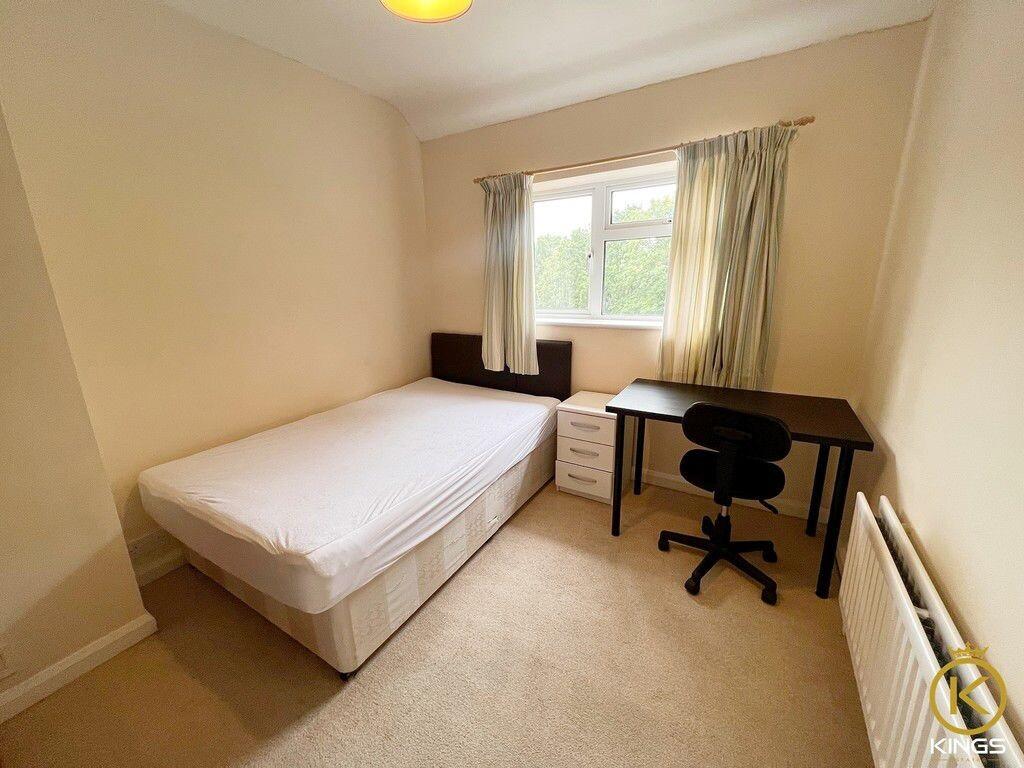 5 bedroom house for rent Hillcrest Road, Surrey, GU2 8HR UniHomes