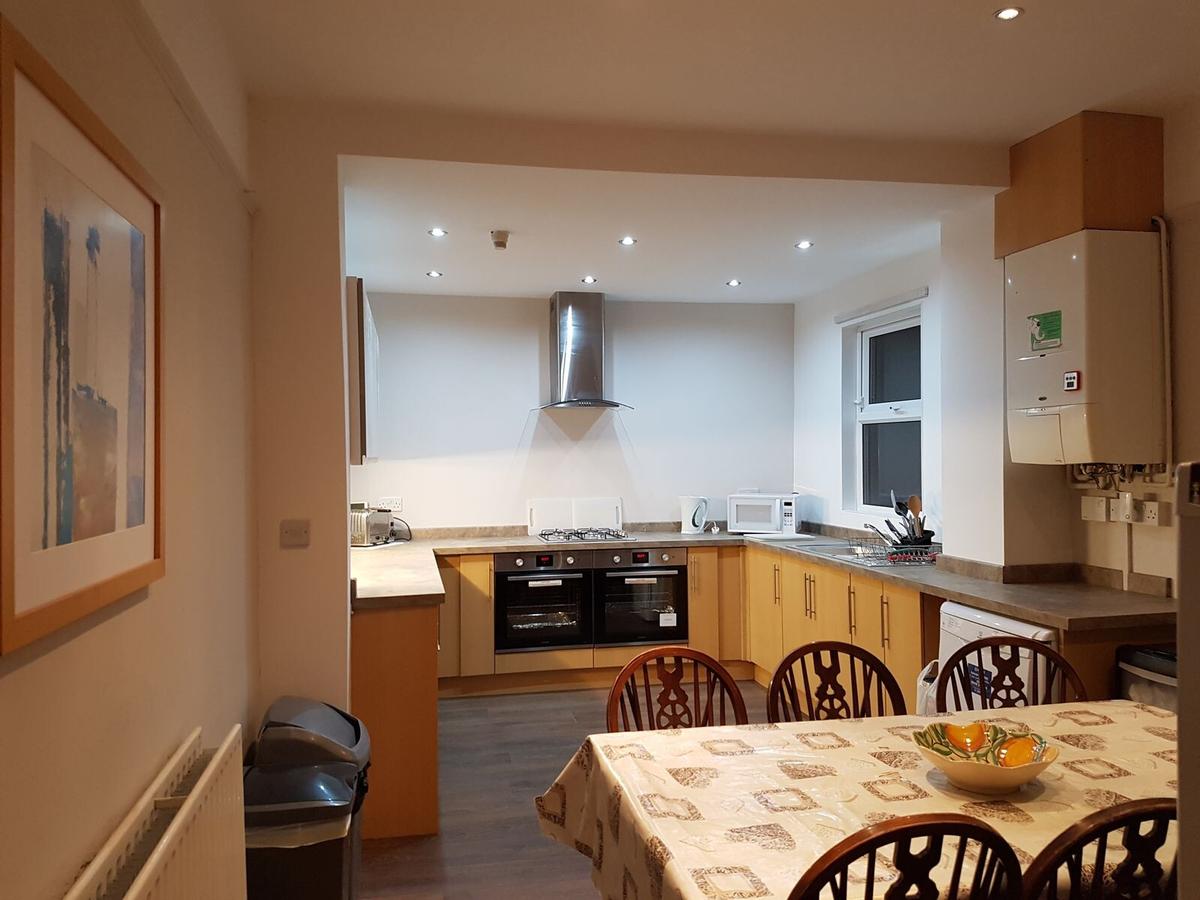 8 bedroom house for rent Brudenell Road, Leeds, LS6 1HA UniHomes