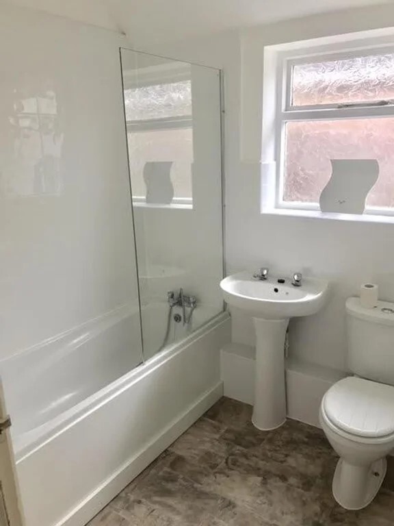 4 bedroom house for rent Rhondda Street Mount Pleasant Swansea, SA1 6ET