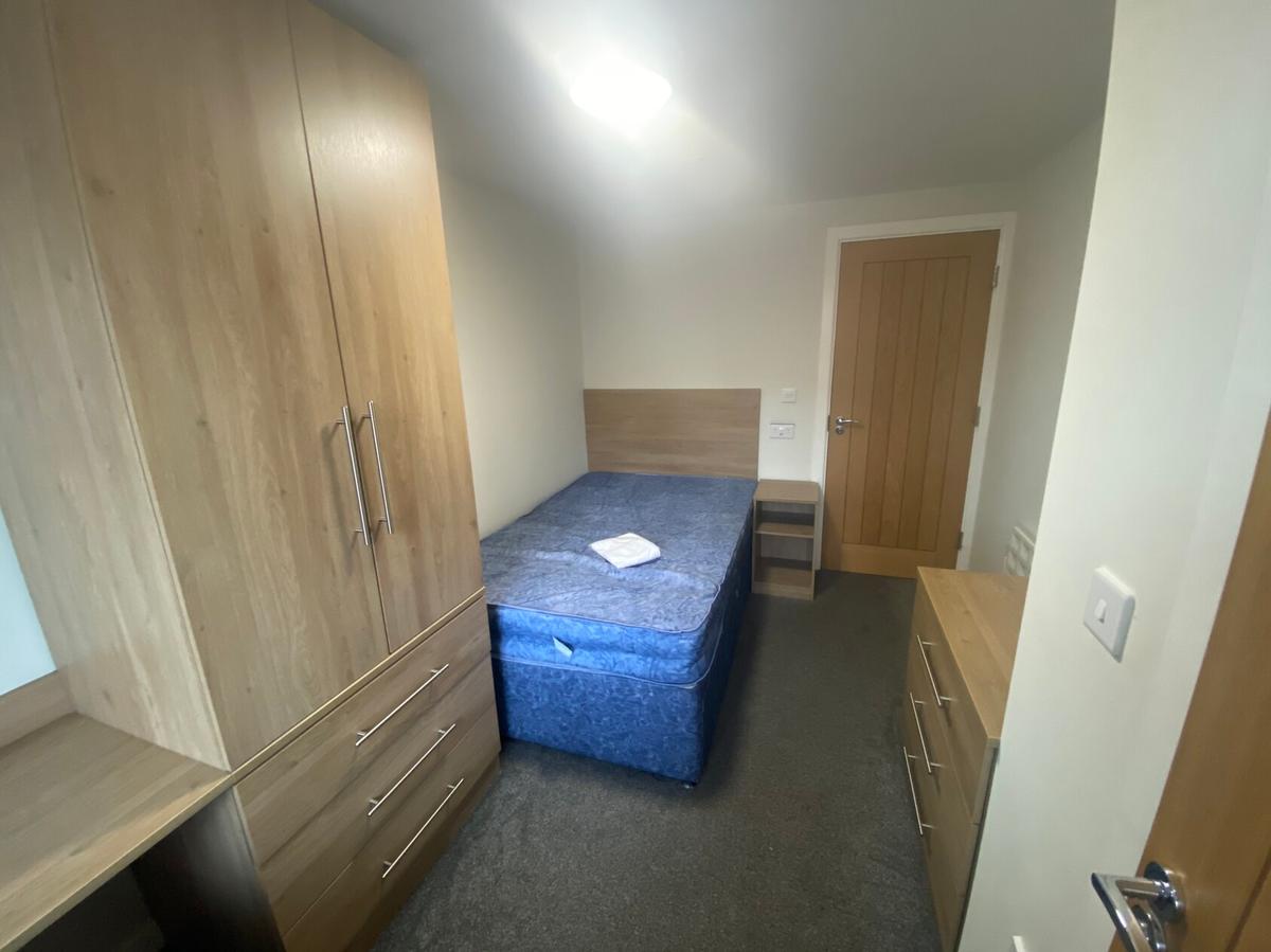 3 bedroom apartment for rent 56 Cottingham Road, Hull, HU6 7RA UniHomes