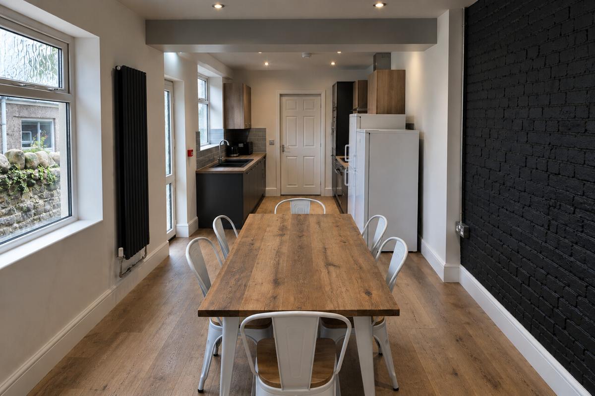 6 bedroom house on St. Helens Avenue, Brynmill, Swansea