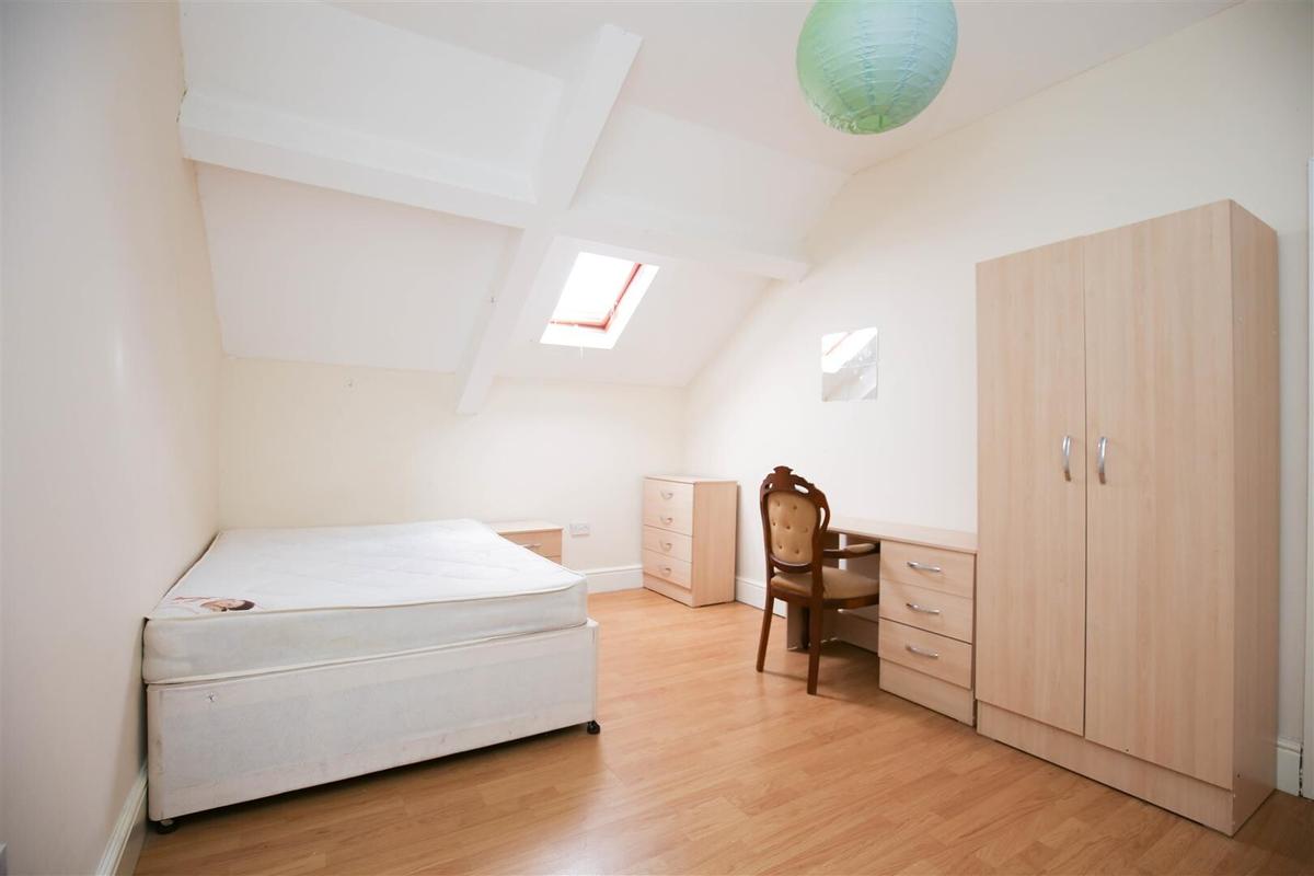 4 bedroom apartment for rent Heaton Road, Newcastle, NE6 5HP UniHomes