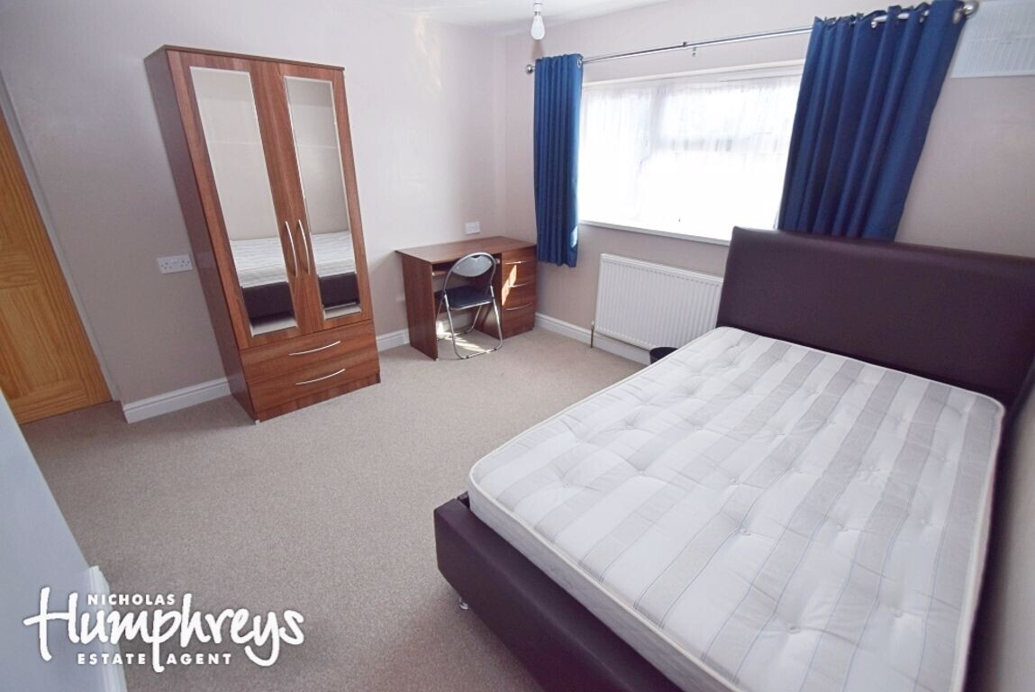 4 bedroom house for rent Woodhall Place, Keele, ST5 6RB UniHomes