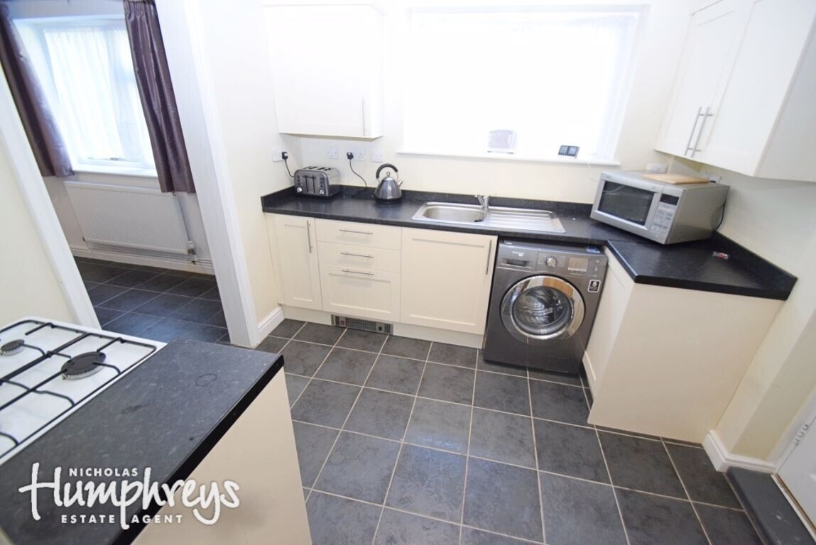 4 bedroom house for rent Woodhall Place, Keele, ST5 6RB UniHomes