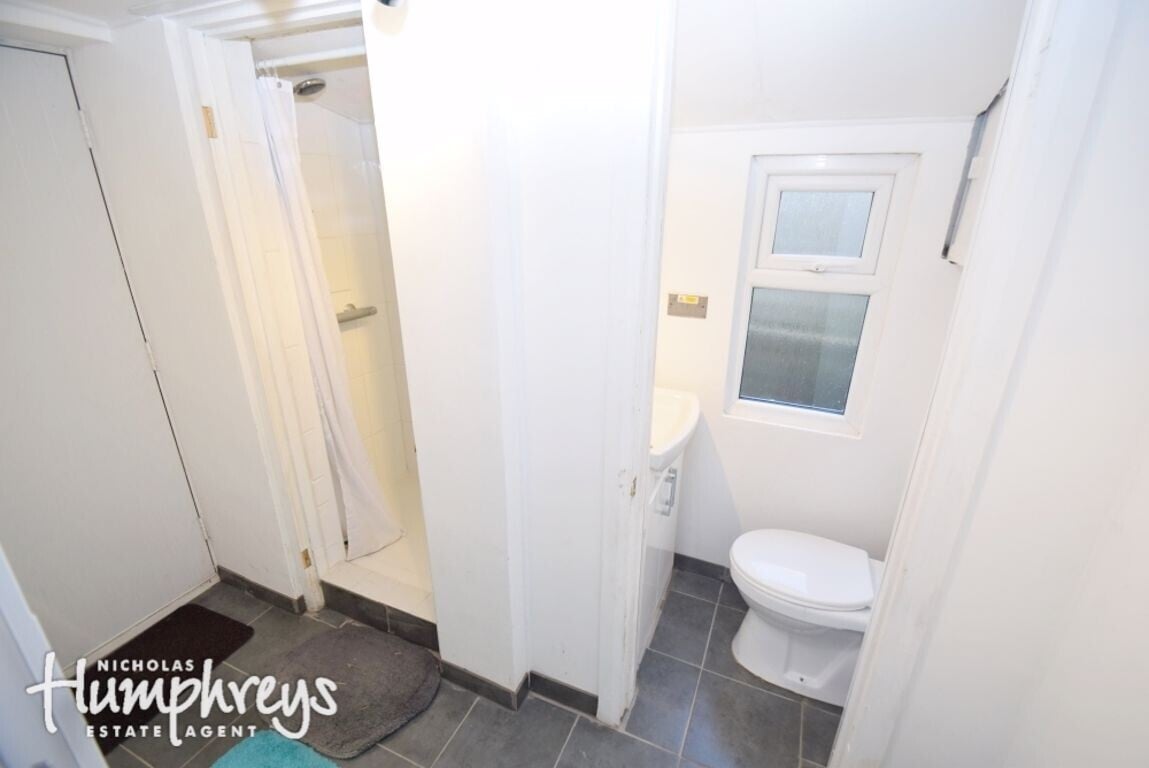 4 bedroom house for rent Woodhall Place, Keele, ST5 6RB UniHomes