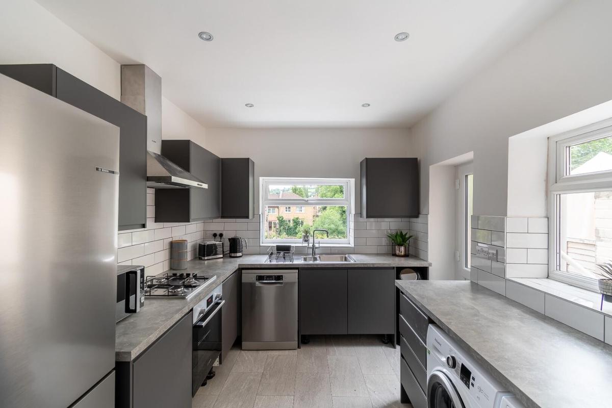 5 bedroom house for rent Newbridge Road, Bath, BA1 3HG UniHomes