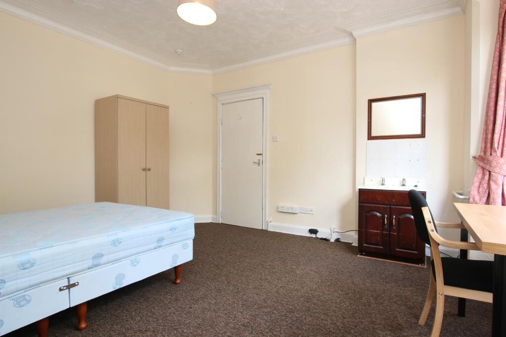 6 bedroom house for rent Clarendon Park, Leicester, LE2 1TE UniHomes