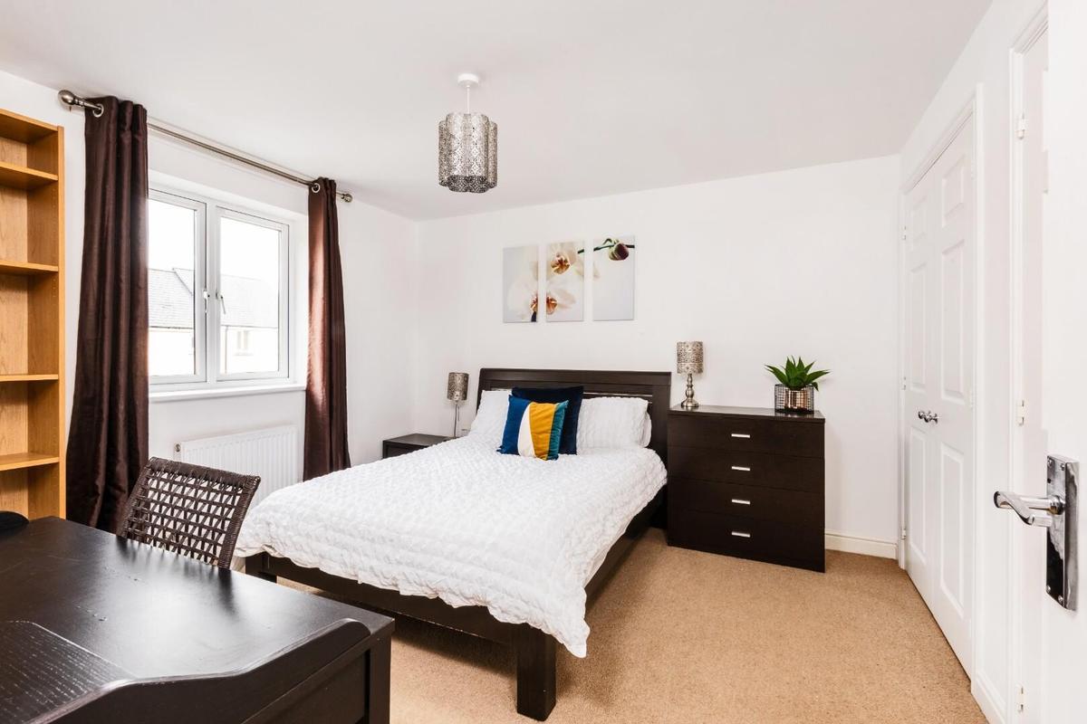 6 bedroom house for rent Breachwood View, Bath, BA2 2TX UniHomes