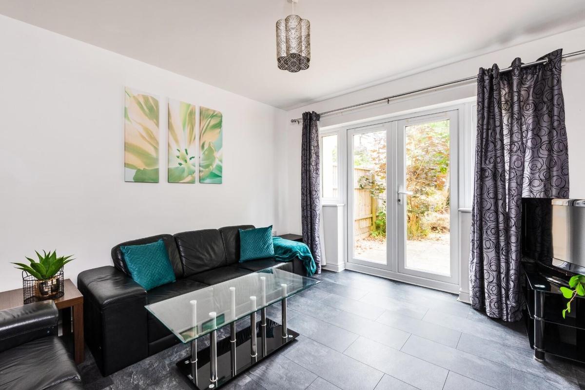 6 bedroom house for rent Breachwood View, Bath, BA2 2TX UniHomes