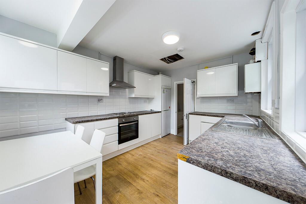 4 bedroom house for rent Sandhurst Road, Southampton, SO15 2FN UniHomes