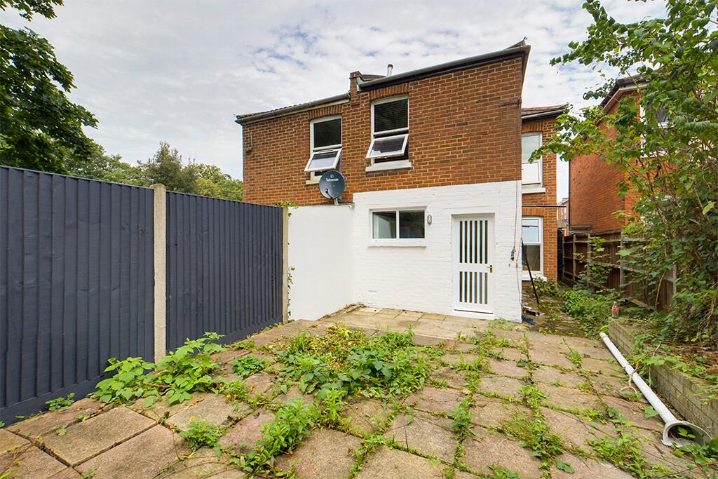 4 bedroom house for rent Sandhurst Road, Southampton, SO15 2FN UniHomes