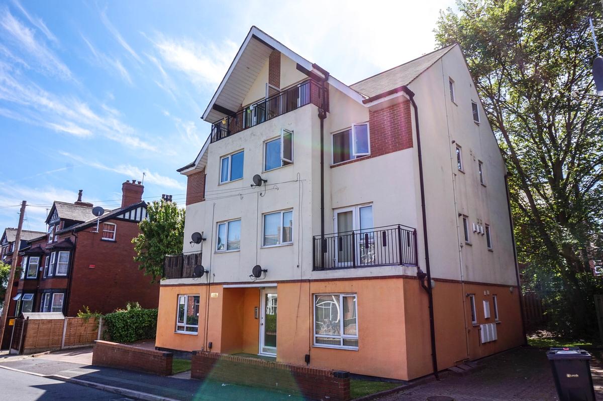 3 bedroom apartment for rent Headingley Avenue, Leeds, LS6 3EP UniHomes