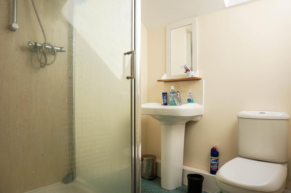 3 bedroom apartment for rent Headingley Avenue, Leeds, LS6 3EP UniHomes