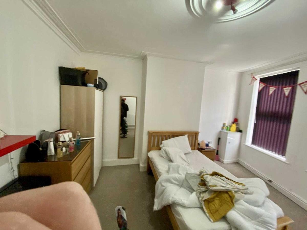 3 bedroom apartment for rent Smithdown Road Wavertree, Liverpool, L15