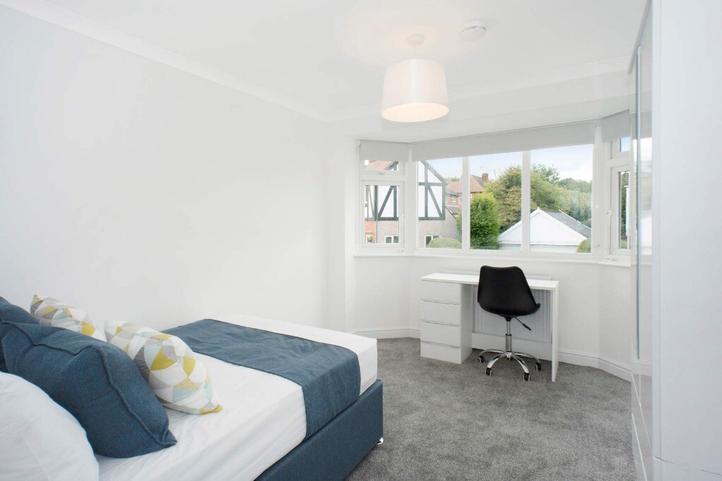 5 bedroom house for rent Charnwood Avenue Beeston, Nottingham, NG9 4DJ