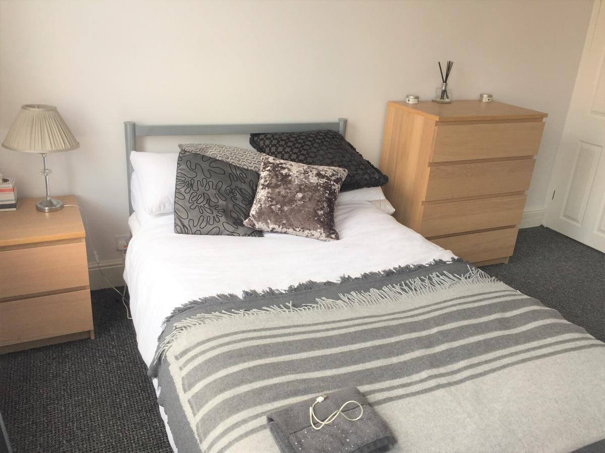 2 bedroom house on Sharrow Vale Road, Ecclesall, Sheffield