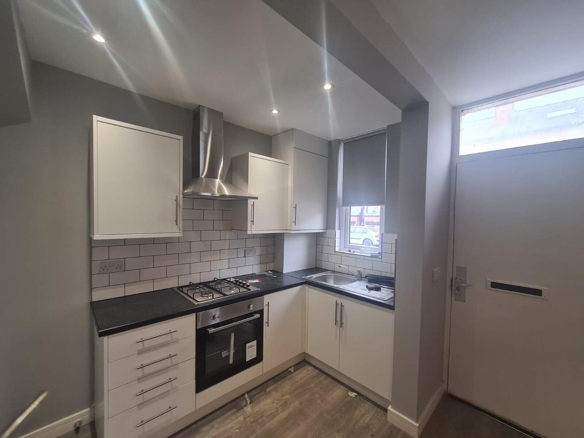 3 bedroom house for rent Woodview Road, Leeds, LS11 7EA UniHomes