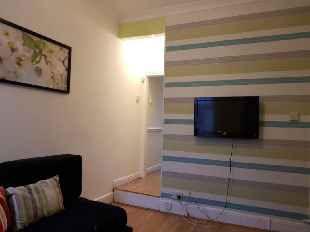 2 bedroom house for rent Harborne Park Road, Birmingham, B17 0NG UniHomes