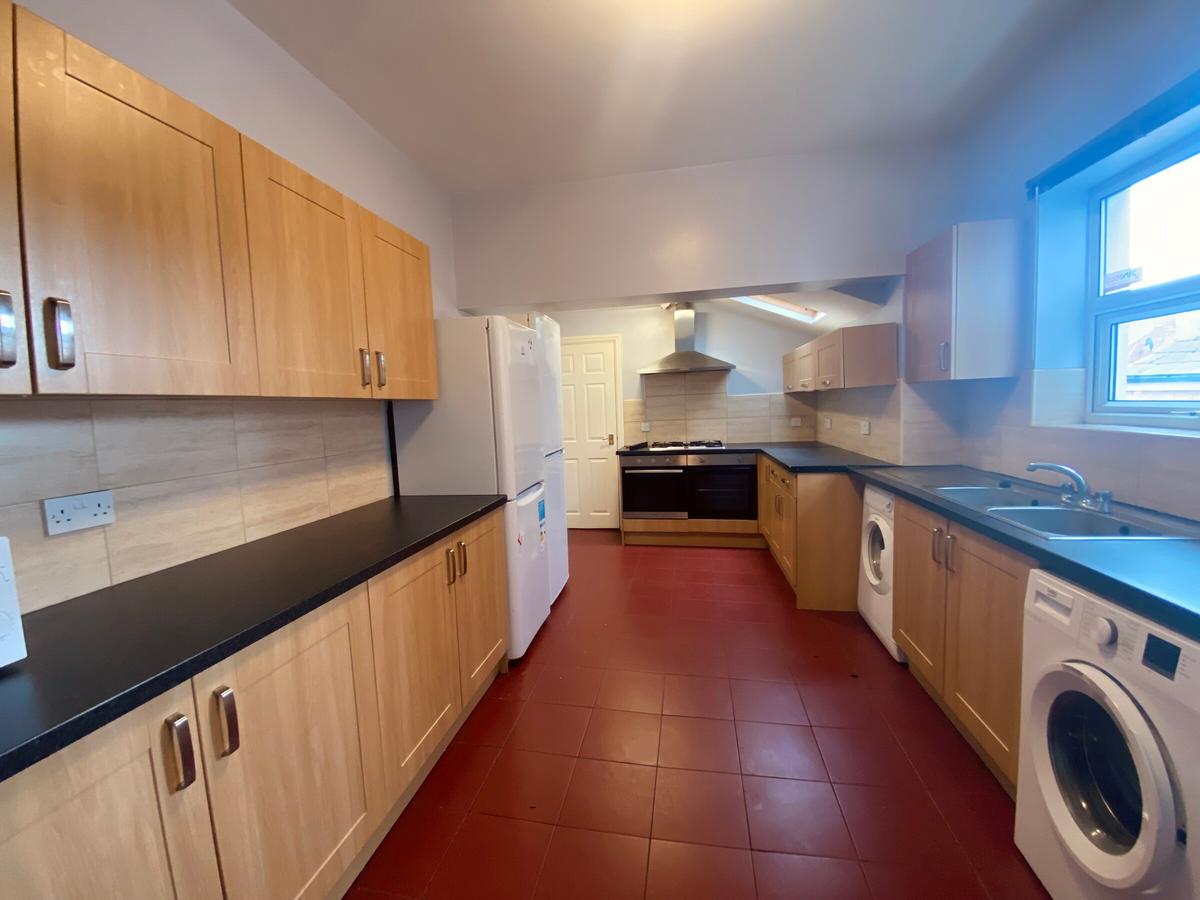 8 bedroom house on Thompson Road, Ecclesall, Sheffield