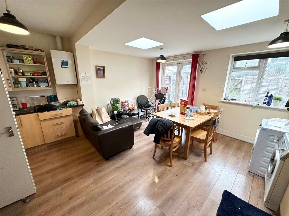 6 bedroom house for rent Cowley Mill Road, London, UB8 2QB UniHomes