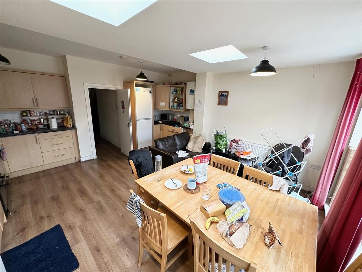 6 bedroom house for rent Cowley Mill Road, London, UB8 2QB UniHomes