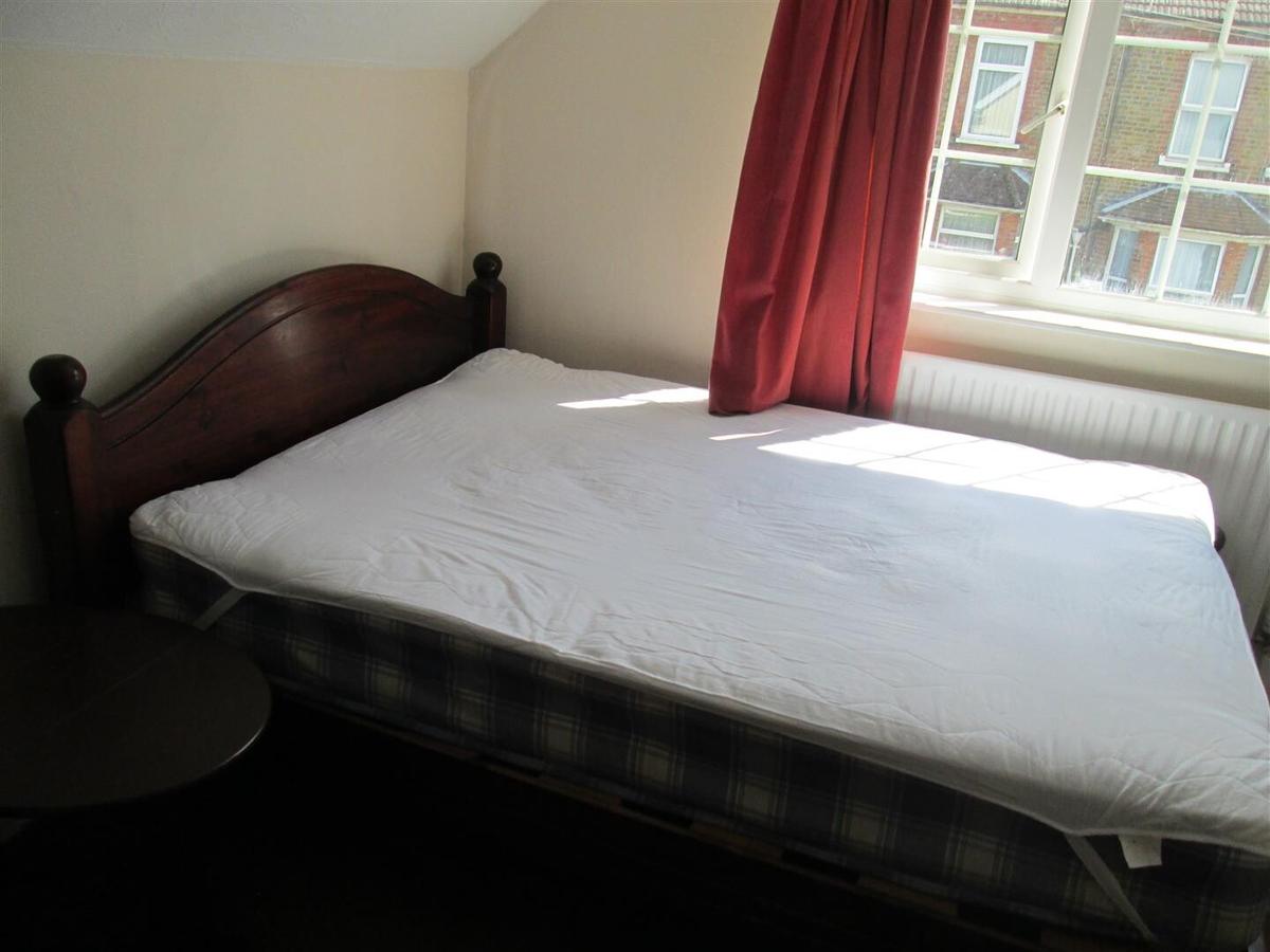 6 bedroom house for rent Walford Road, London, UB8 2NG UniHomes