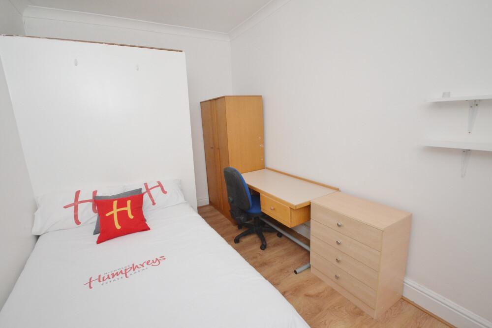 5 bedroom house for rent Standish Road, Manchester, M14 6NP UniHomes