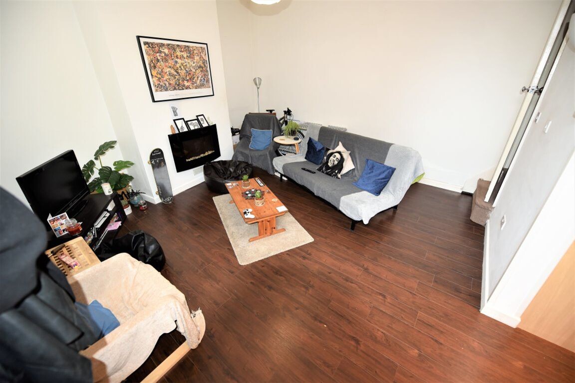 2 bedroom house for rent Hyde Park, Leeds, LS6 1PL UniHomes