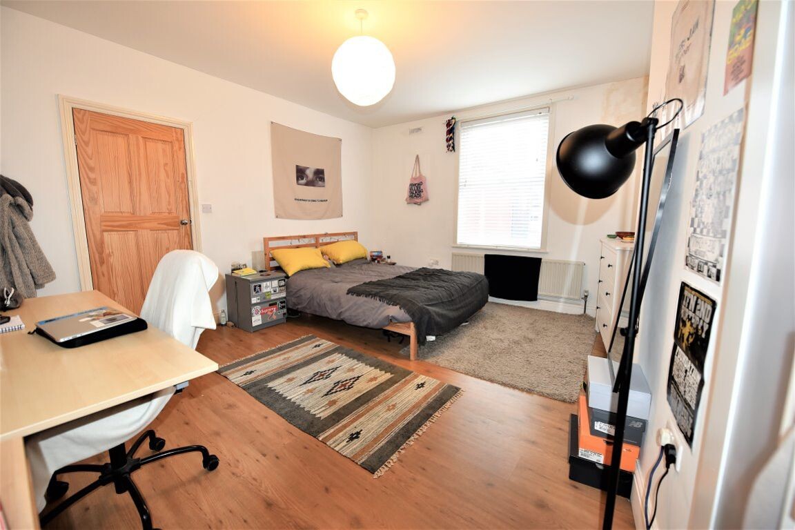 2 bedroom house for rent Hyde Park, Leeds, LS6 1PL UniHomes