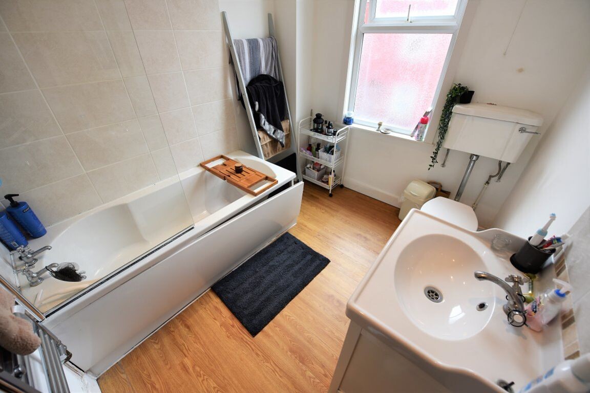 2 bedroom house for rent Hyde Park, Leeds, LS6 1PL UniHomes