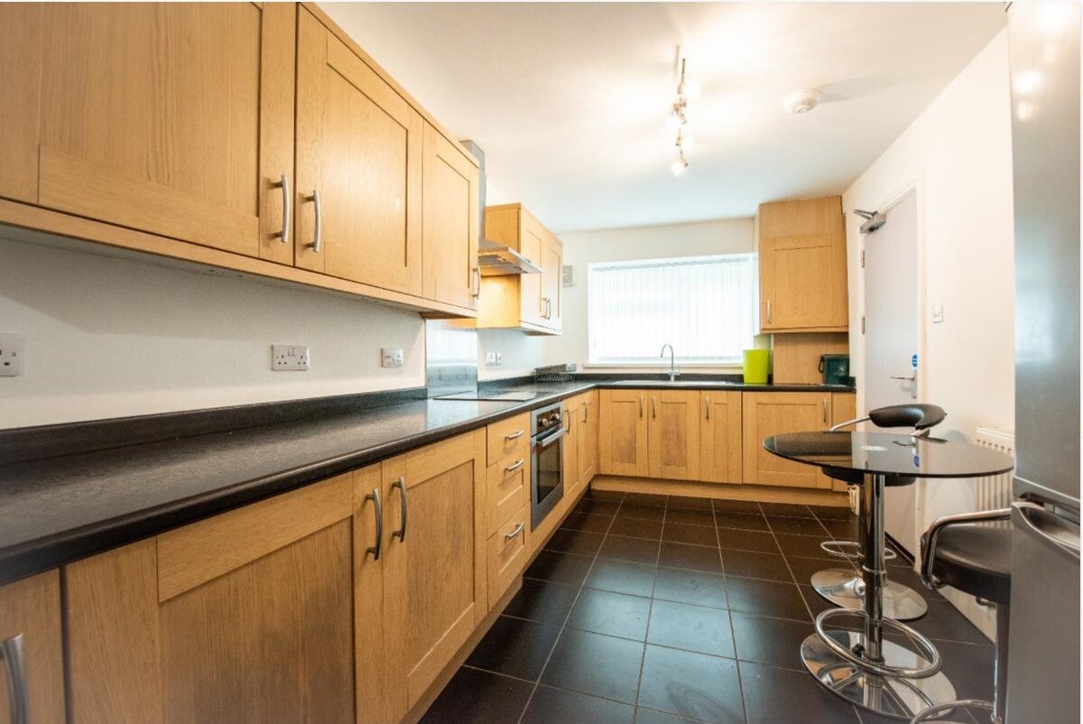 4 bedroom house on Western Street, City Centre, Swansea